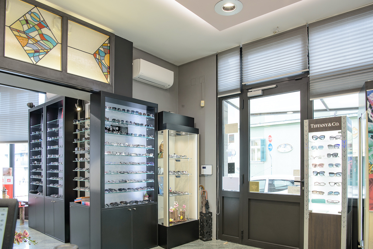 Eco Optics — fotografija 9 (interijer optike u Puli)